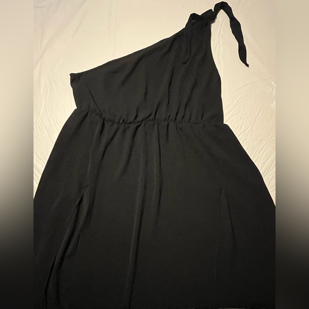 Elegant Black One-Shoulder Dress